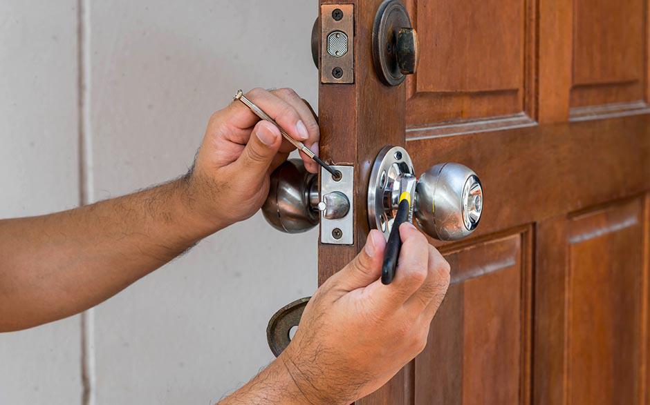 métier serrurier prix changement serrure Montrouge
